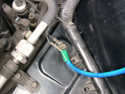 エアクリーナーボックス下 アース強化（取付け）