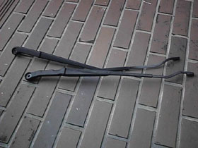 取り外したワイパー 1